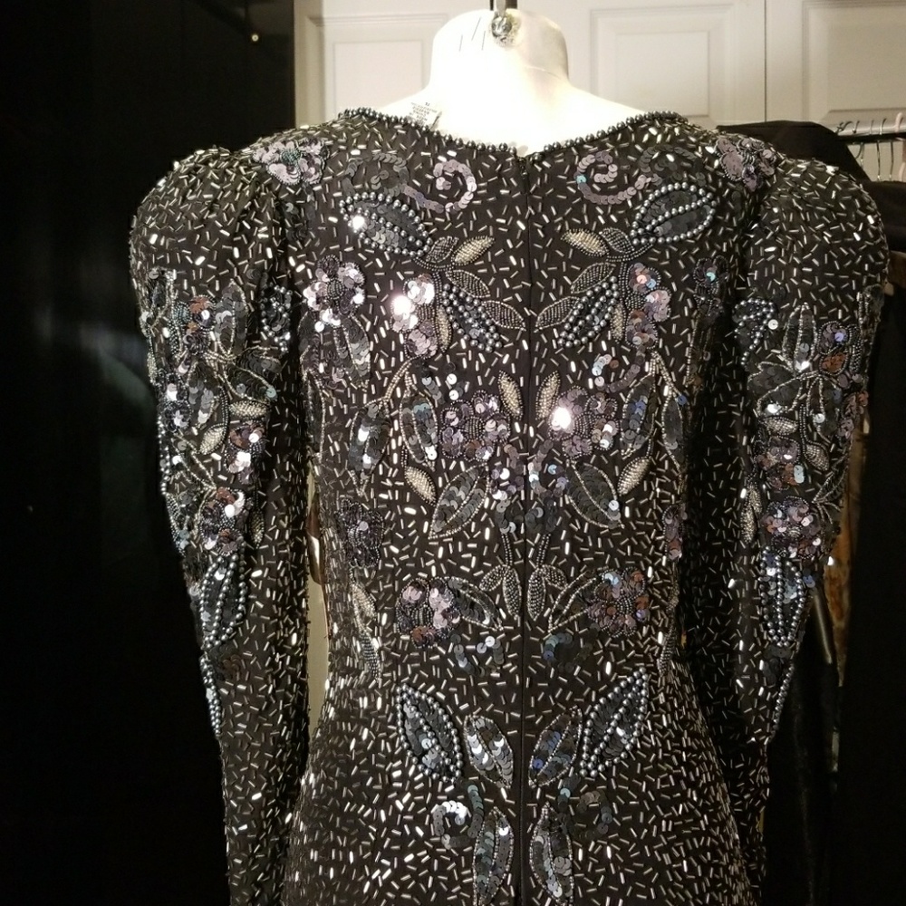 Dress - Picture 4 of 7